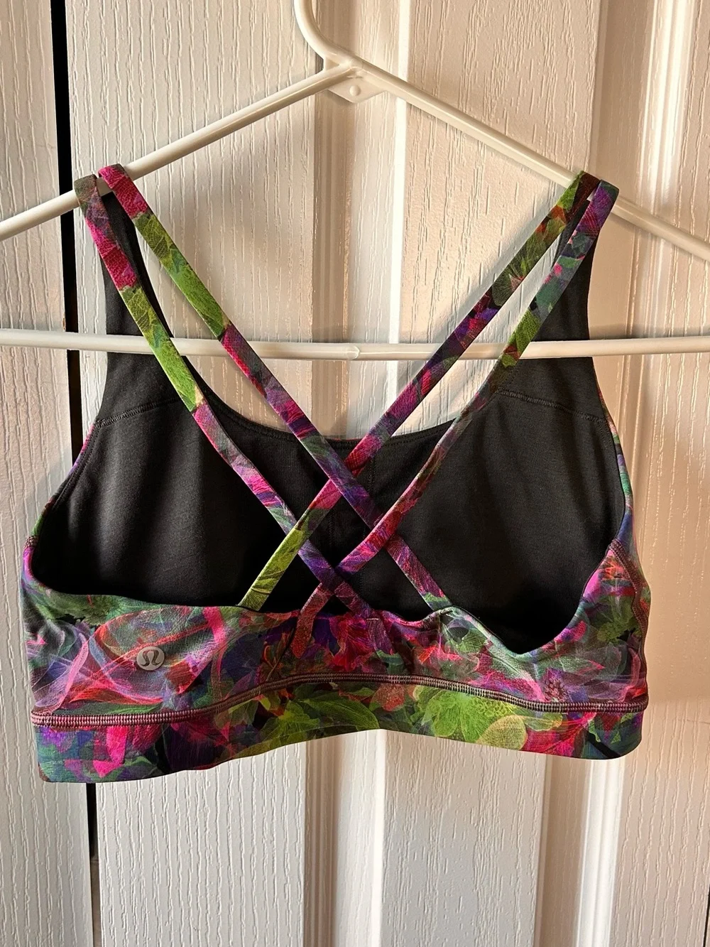 Lululemon Women's Size 10 Vivid Floral Tom Multi-Color Criss Cross Sports Bra